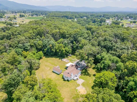 1200 Wahnona Avenue Shenandoah VA 22849