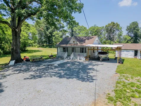 1200 Wahnona Avenue Shenandoah VA 22849