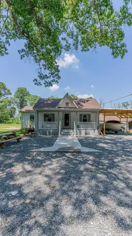 1200 Wahnona Avenue Shenandoah VA 22849