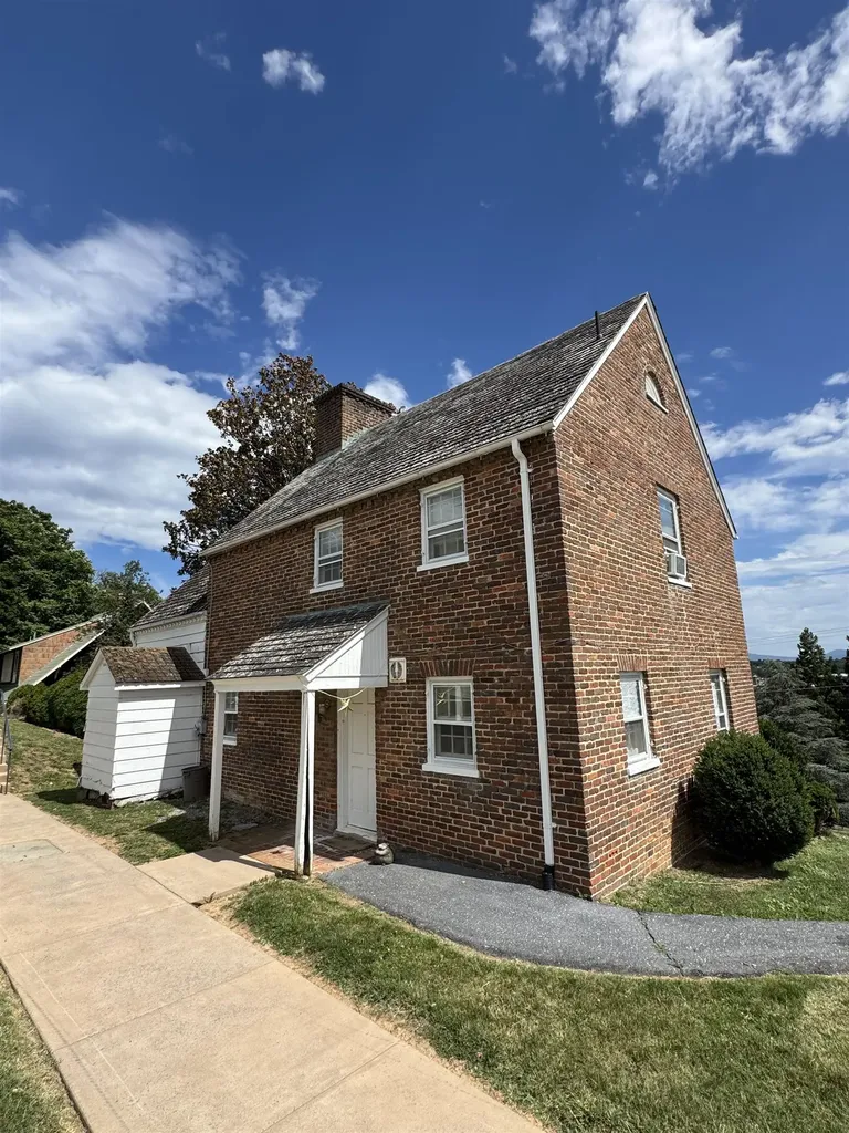 249 Sycamore Street Staunton VA 24401