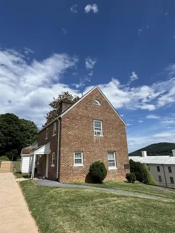 249 Sycamore Street Staunton VA 24401
