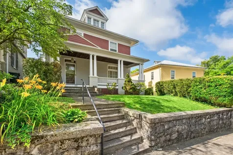 308 Vine Street Staunton VA 24401