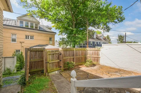 308 Vine Street Staunton VA 24401