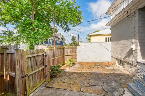308 Vine Street Staunton VA 24401