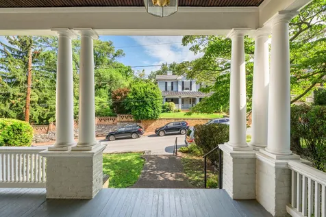 308 Vine Street Staunton VA 24401