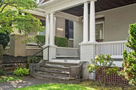 308 Vine Street Staunton VA 24401