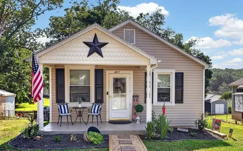 1817 Orchard Lane Staunton VA 24401