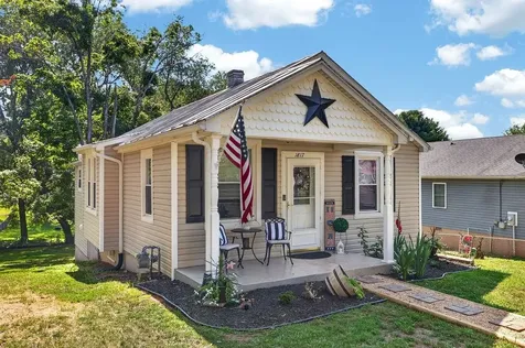 1817 Orchard Lane Staunton VA 24401