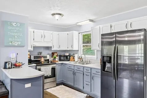 4695 East Side Highway Grottoes VA 24441