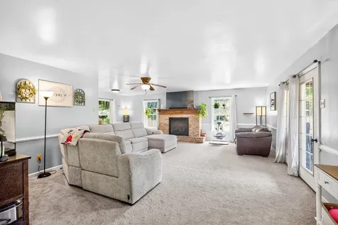 4695 East Side Highway Grottoes VA 24441