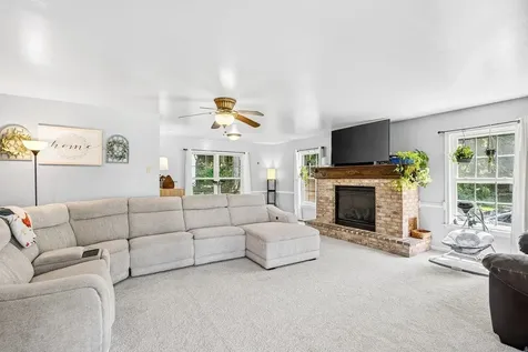 4695 East Side Highway Grottoes VA 24441