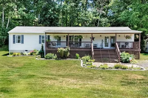 4695 East Side Highway Grottoes VA 24441