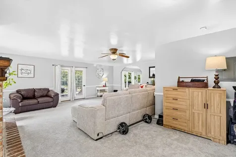 4695 East Side Highway Grottoes VA 24441