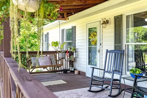 4695 East Side Highway Grottoes VA 24441