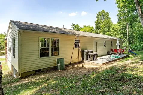 4695 East Side Highway Grottoes VA 24441