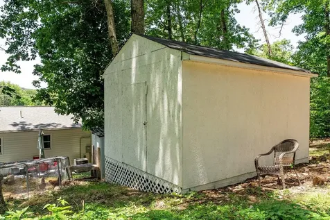 4695 East Side Highway Grottoes VA 24441
