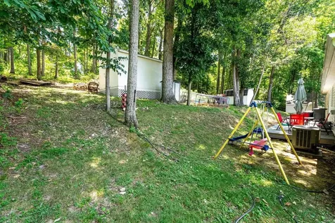 4695 East Side Highway Grottoes VA 24441