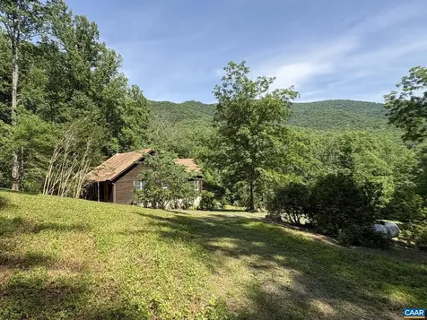 4893 Weakley Hollow Road Syria VA 22743
