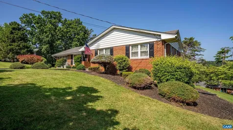 1393 Pleasant View Street Staunton VA 24401