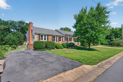 1126 Woodleigh Court Harrisonburg VA 22802