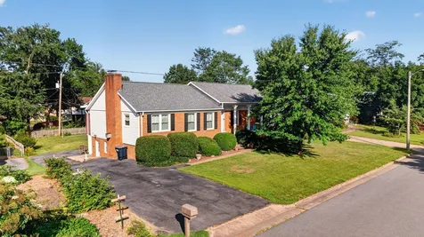 1126 Woodleigh Court Harrisonburg VA 22802
