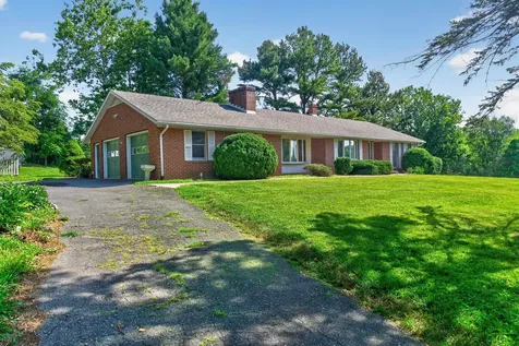 361 Howardsville Road Staunton VA 24401