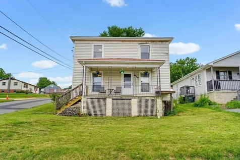 2202 Poplar Street Staunton VA 24401