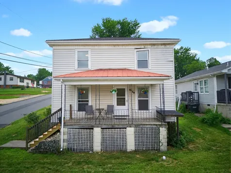 2202 Poplar Street Staunton VA 24401