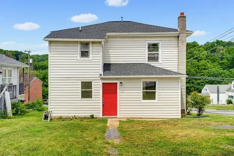 2202 Poplar Street Staunton VA 24401