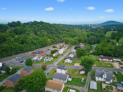 2202 Poplar Street Staunton VA 24401