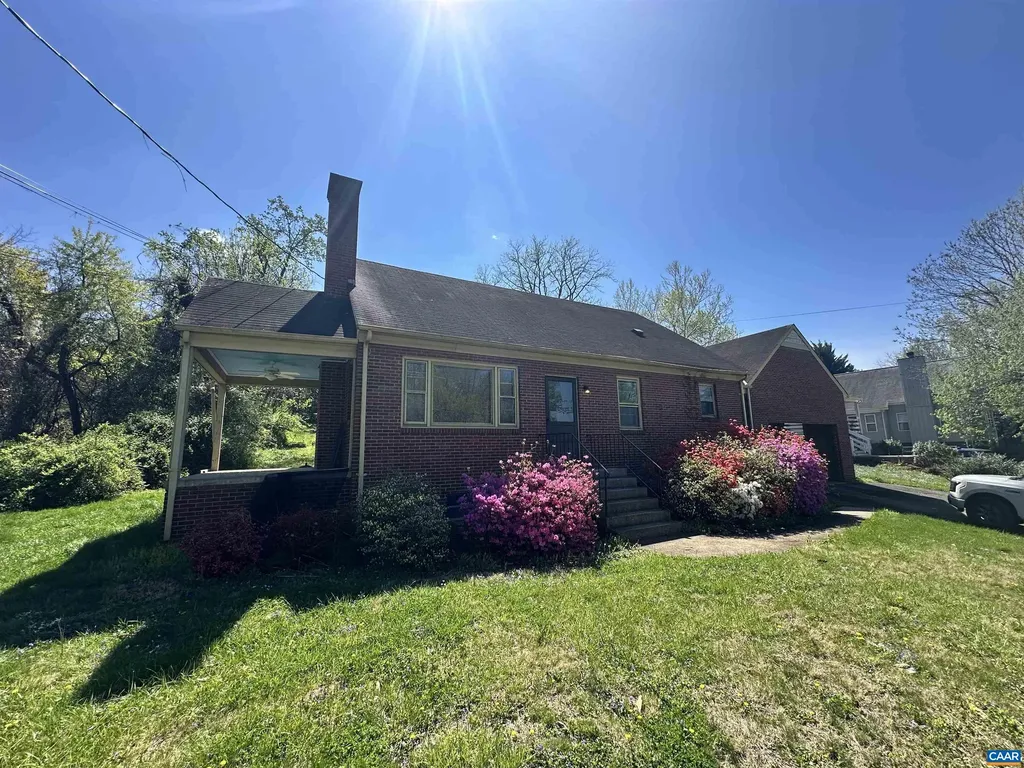 912 Saint Charles Avenue Charlottesville VA 22901