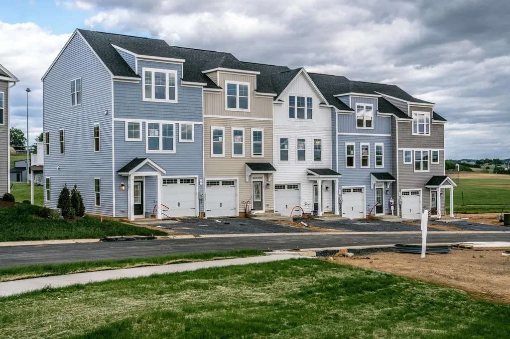 215 Scarlet Maple Lane Bridgewater VA 22812
