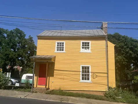 9 Jefferson Street N Staunton VA 24401