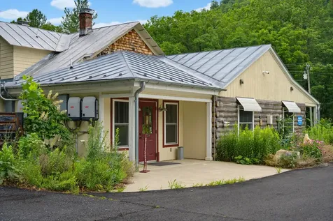 2175 Hankey Mountain Highway Churchville VA 24421