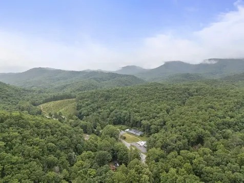 2175 Hankey Mountain Highway Churchville VA 24421
