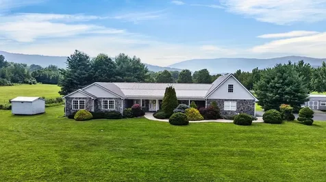 40 Bradford Street Swoope VA 24479