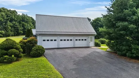 40 Bradford Street Swoope VA 24479