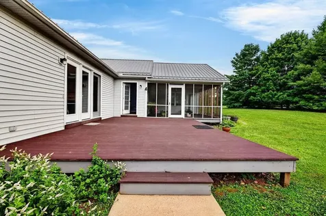 40 Bradford Street Swoope VA 24479