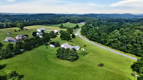 40 Bradford Street Swoope VA 24479
