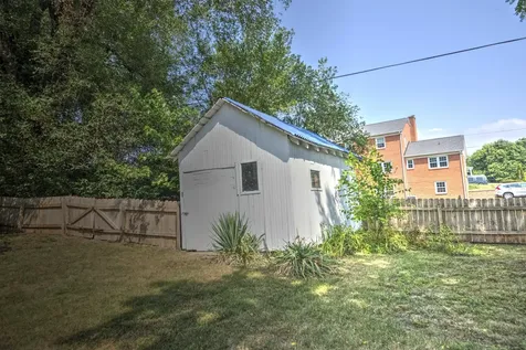 700 Sherwood Avenue Waynesboro VA 22980