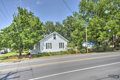 700 Sherwood Avenue Waynesboro VA 22980