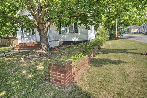700 Sherwood Avenue Waynesboro VA 22980