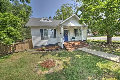 700 Sherwood Avenue Waynesboro VA 22980