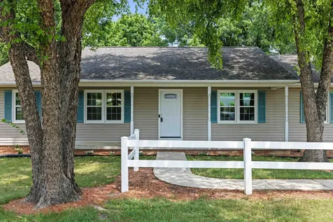 14 Loch Drive Staunton VA 24401