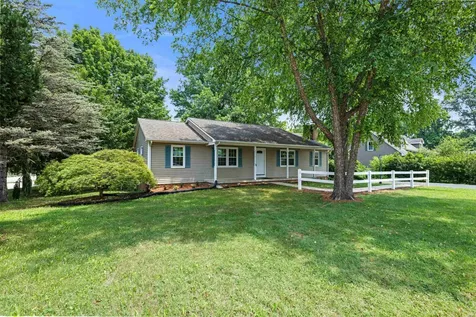 14 Loch Drive Staunton VA 24401