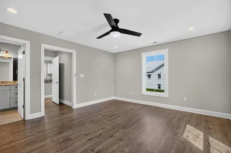 588 Delphine Avenue N Waynesboro VA 22980