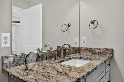 588 Delphine Avenue N Waynesboro VA 22980