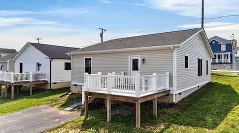 588 Delphine Avenue N Waynesboro VA 22980