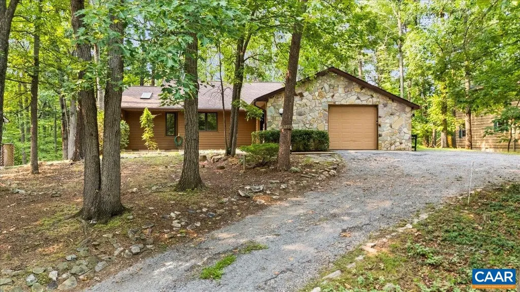 2715 Lanier Lane Mcgaheysville VA 22840