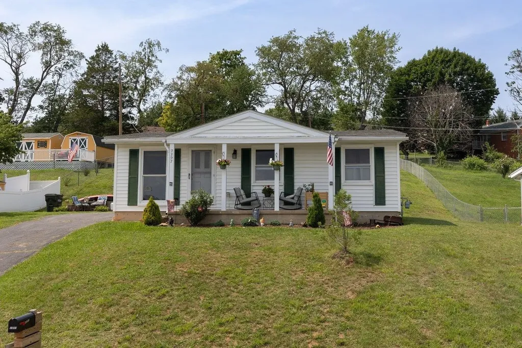 2397 Highview Circle Staunton VA 24401